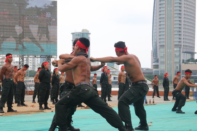 Khí công phi thường của chiến sỹ cảnh sát bảo vệ APEC - ảnh 6