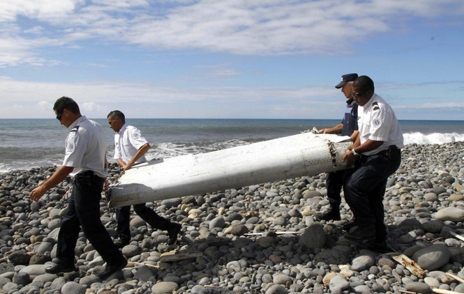 Kì án MH370: Người tìm thấy mảnh vỡ máy bay bị dọa giết? - ảnh 2