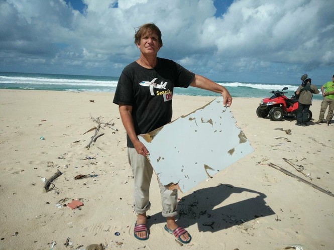 Kì án MH370: Người tìm thấy mảnh vỡ máy bay bị dọa giết? - ảnh 1