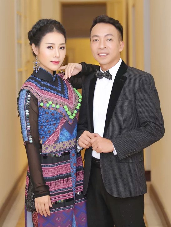 Chuyện tình 'đũa lệch' Việt Hoàn hơn vợ 18 tuổi vượt mọi lời đàm tiếu - ảnh 1