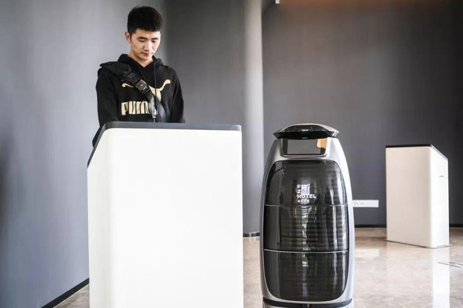AI khách sạn Alibaba robot - ảnh 1