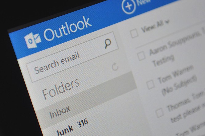 lộ truy cập email Outlook, Spice, Microsoft - ảnh 1