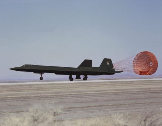 máy bay do thám Mỹ Liên Xô SR-71 CIA Chiến tranh Lạnh Chiến tranh Việt Nam titan cao nhất nhanh nhất thế giới - ảnh 2