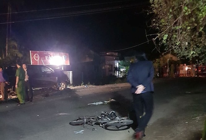 Tai nạn kinh hoàng lúc đêm tối: 4 người chết, 3 người thương nặng - ảnh 1