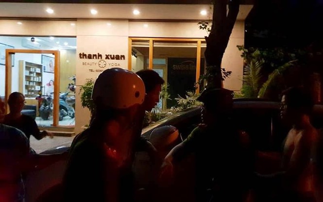 Người đàn ông Hàn Quốc 'đột nhập' ô tô của người dân - ảnh 1