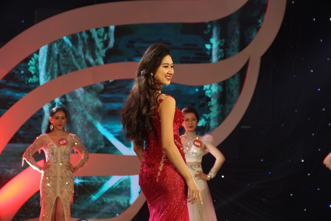 45 thí sinh Hoa khôi Sinh viên tỏa sáng trong trang phục dạ hội - ảnh 2