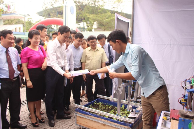 Sôi động Festival khoa học công nghệ sinh viên ĐH Đà Nẵng - ảnh 1