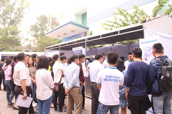 Sôi động Festival khoa học công nghệ sinh viên ĐH Đà Nẵng - ảnh 4