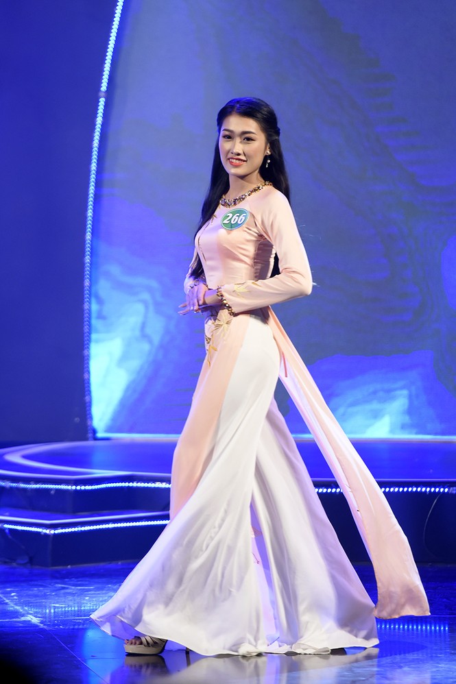 Màn trình diễn áo dài thướt tha tại chung kết “Người đẹp xứ Trà” 2017 - ảnh 21