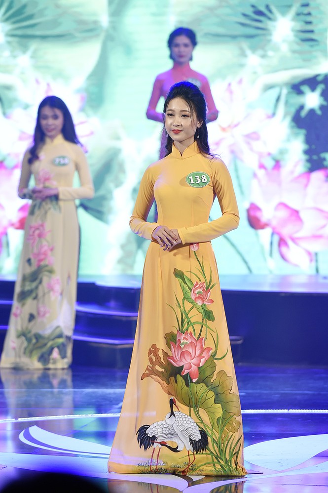 Màn trình diễn áo dài thướt tha tại chung kết “Người đẹp xứ Trà” 2017 - ảnh 8