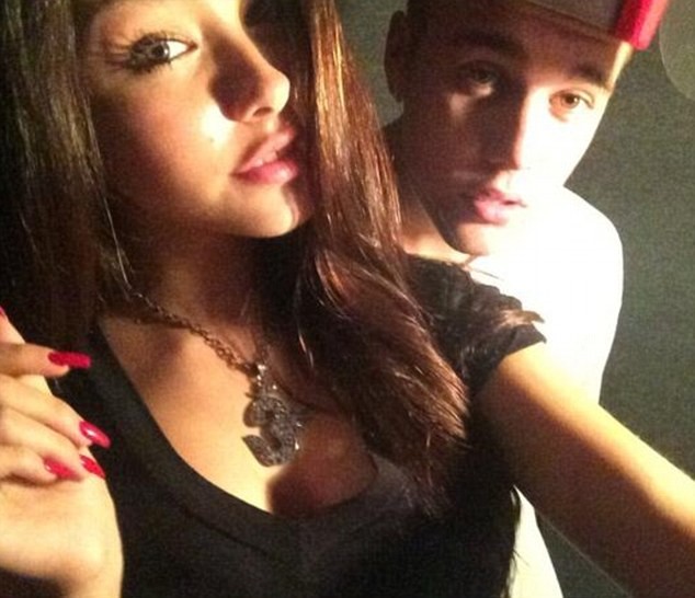 Selena 'bắt gặp' Justin Bieber cùng gái lạ trong studio giữa đêm - ảnh 6
