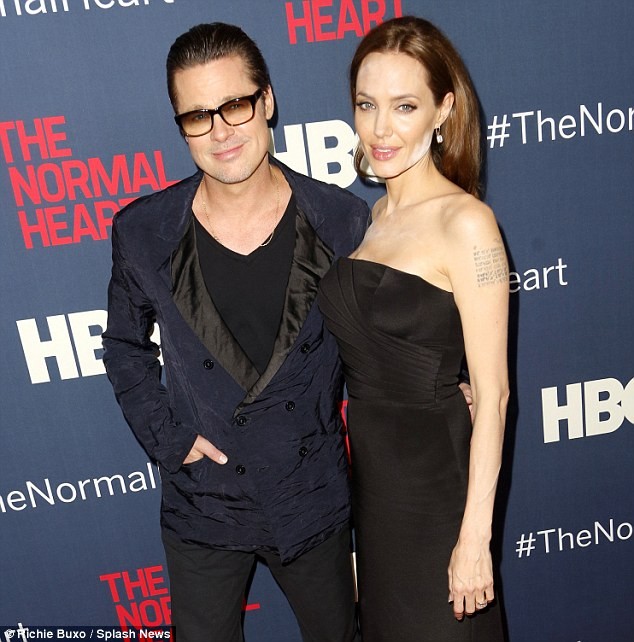 Gương mặt chát phấn nham nhở của Angelina Jolie - ảnh 3