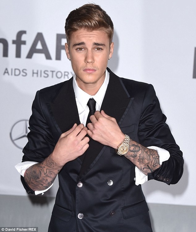 Justin Bieber đăng ảnh thân mật với bạn gái cũ - ảnh 4