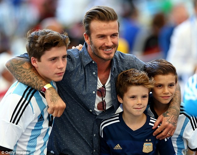 Beckham chụp ảnh cùng Pele ở trận chung kết World Cup - ảnh 1
