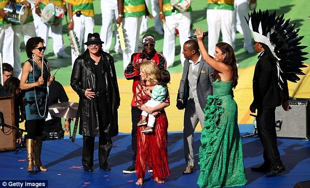 Shakira bế con trai tới dự lễ bế mạc World Cup 2014 - ảnh 2