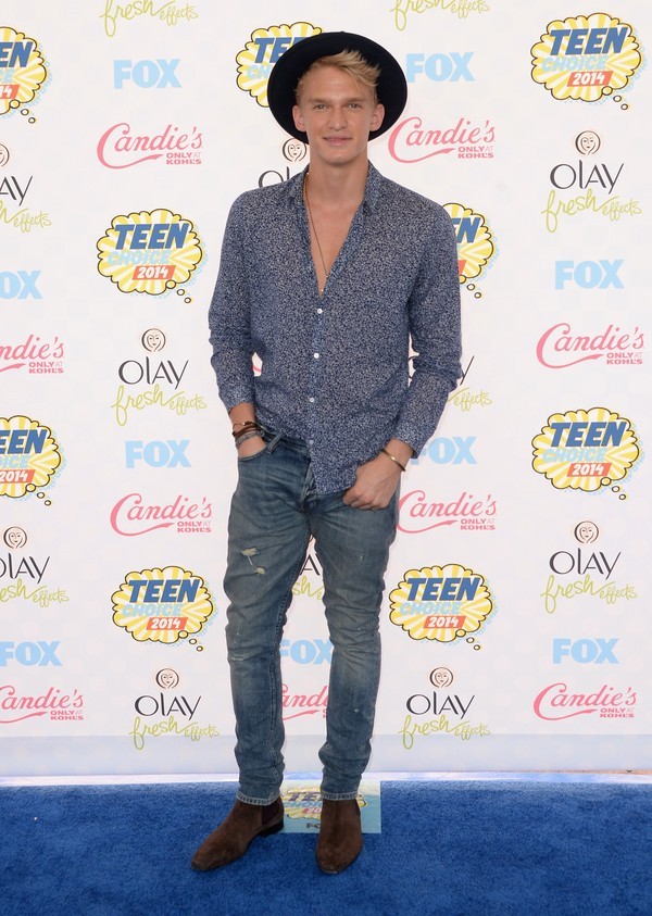 Taylor Swift đẹp như búp bê Barbie trên thảm đỏ TCA 2014 - ảnh 8