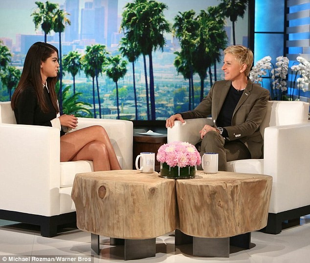 Selena Gomez cho “ra lò” MV mới chiêu đãi fan - ảnh 3
