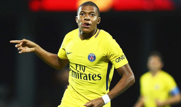 'Thần đồng' Kylian Mbappe lập kỳ tích cùng PSG - ảnh 1