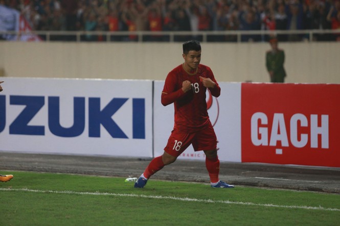 Hà Đức Chinh ăn mừng bàn thắng theo phong cách Ronaldo - ảnh 5