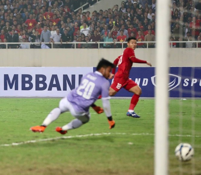 Hà Đức Chinh ăn mừng bàn thắng theo phong cách Ronaldo - ảnh 3