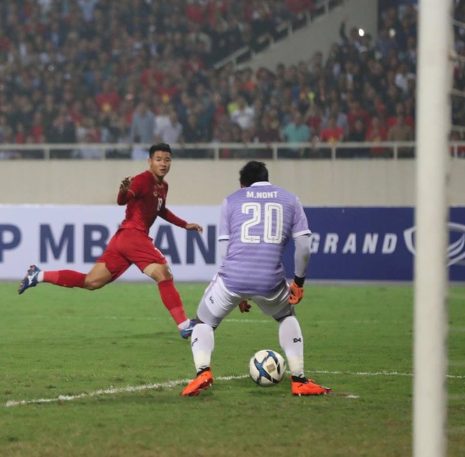 Hà Đức Chinh ăn mừng bàn thắng theo phong cách Ronaldo - ảnh 4