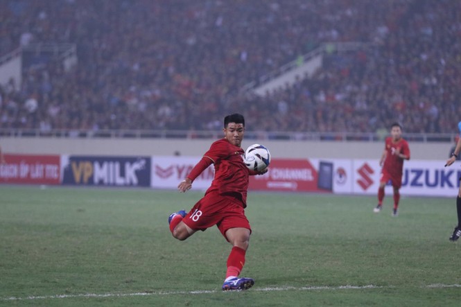 Hà Đức Chinh ăn mừng bàn thắng theo phong cách Ronaldo - ảnh 1