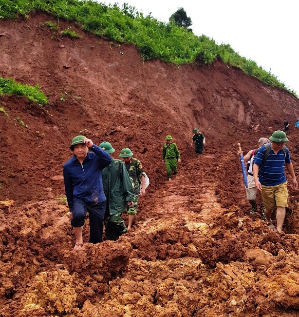33 người chết và mất tích do mưa lũ, sạt lở đất - ảnh 2