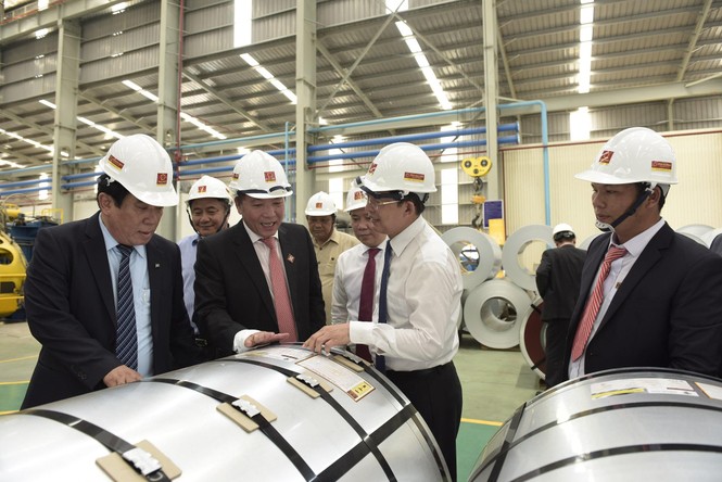Hoa Sen xuất khẩu 20.000 tấn tôn đi Mexico và Malaysia - ảnh 1