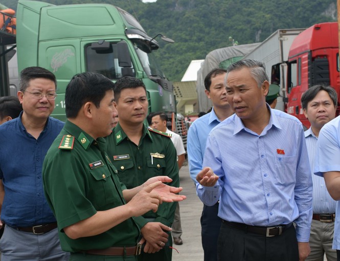 Vì sao 500 xe nông sản Việt Nam bị 'tắc' ở cửa khẩu Tân Thanh? - ảnh 1