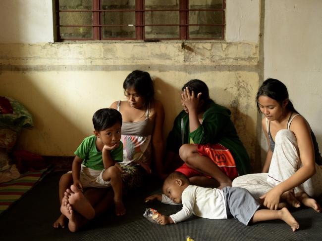 Hai vạn người sơ tán, 14 người chết vì bão ở Philippines - ảnh 1