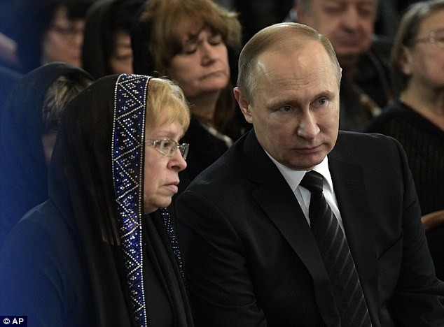 Tổng thống Putin đặt hoa tiễn biệt đại sứ Nga - ảnh 5