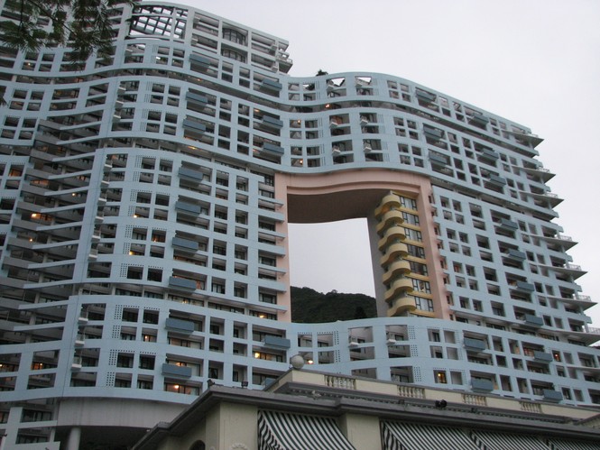 Lạ kỳ “long môn” trên những tòa nhà chọc trời ở Hong Kong - ảnh 4