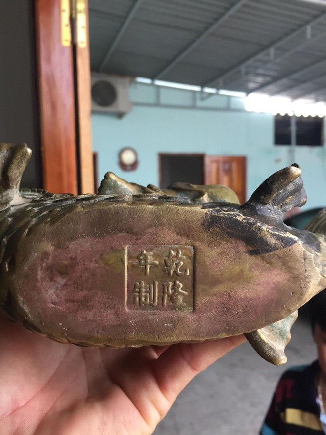 Phát hiện nhiều tượng kim loại nghi cổ vật gần 'kho báu' núi Tàu - ảnh 2