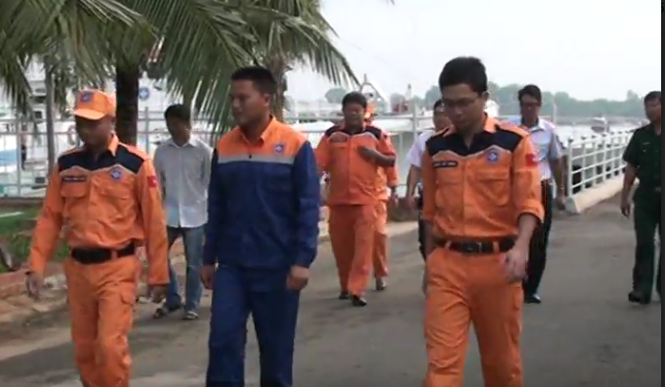Cứu sống thuyền viên rơi xuống biển, trôi dạt hơn 7 hải lý - ảnh 1