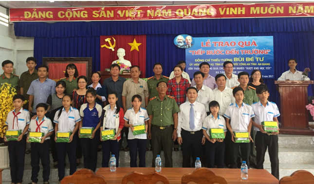 Công an An Giang và Phương Trang FUTA Bus Lines cùng tiếp sức mùa thi - ảnh 2