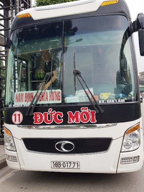 Hà Nội xử lý xe hàng loạt xe khách tung hoành trái tuyến gây tắc nghẽn - ảnh 3