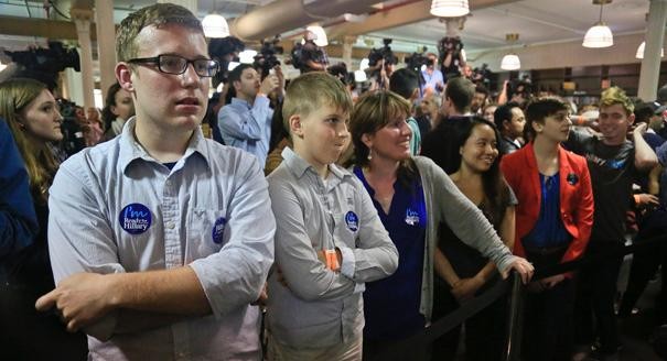 Người Mỹ xếp hàng dài trong lễ ra mắt sách của Hillary Clinton - ảnh 5