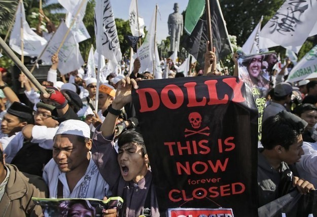 Indonesia sắp đóng cửa 'khu đèn đỏ' lớn nhất Đông Nam Á - ảnh 2