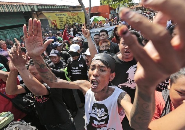 Indonesia sắp đóng cửa 'khu đèn đỏ' lớn nhất Đông Nam Á - ảnh 1