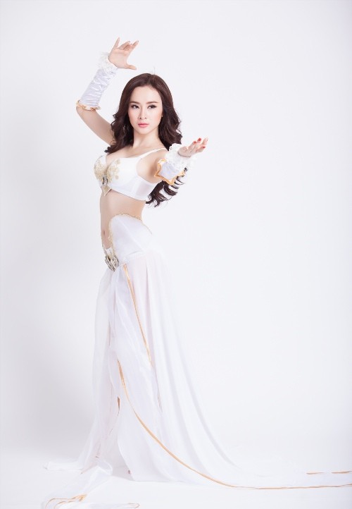 Angela Phương Trinh nóng bỏng chụp ảnh game - ảnh 5