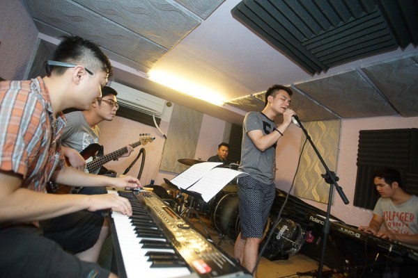 Khắc Việt “nghỉ diễn” để chuẩn bị cho liveshow đầu đời - ảnh 2