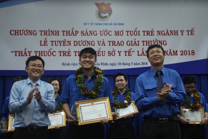 Tuyên dương 31 thầy thuốc trẻ tiêu biểu Sở Y tế TPHCM - ảnh 3