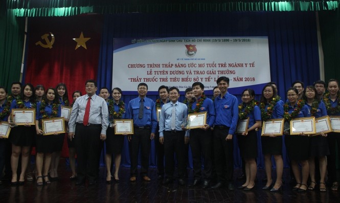 Tuyên dương 31 thầy thuốc trẻ tiêu biểu Sở Y tế TPHCM - ảnh 8