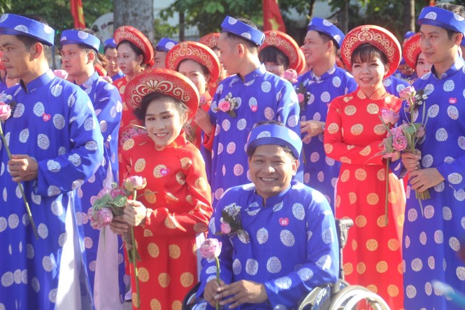 Lễ cưới tập thể, hạnh phúc, thanh niên công nhân, Nhà thiếu nhi TPHCM, đám cưới, vui vẻ, áo dài - ảnh 19