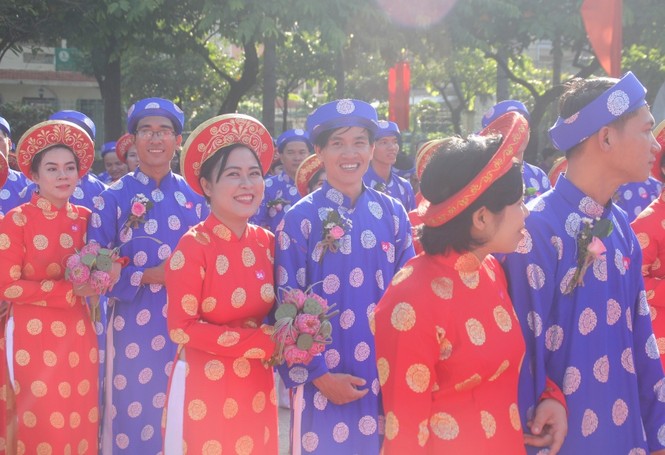 Lễ cưới tập thể, hạnh phúc, thanh niên công nhân, Nhà thiếu nhi TPHCM, đám cưới, vui vẻ, áo dài - ảnh 3