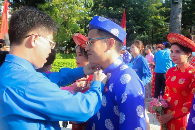 Lễ cưới tập thể, hạnh phúc, thanh niên công nhân, Nhà thiếu nhi TPHCM, đám cưới, vui vẻ, áo dài - ảnh 10