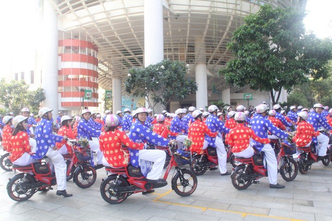 Lễ cưới tập thể, hạnh phúc, thanh niên công nhân, Nhà thiếu nhi TPHCM, đám cưới, vui vẻ, áo dài - ảnh 25