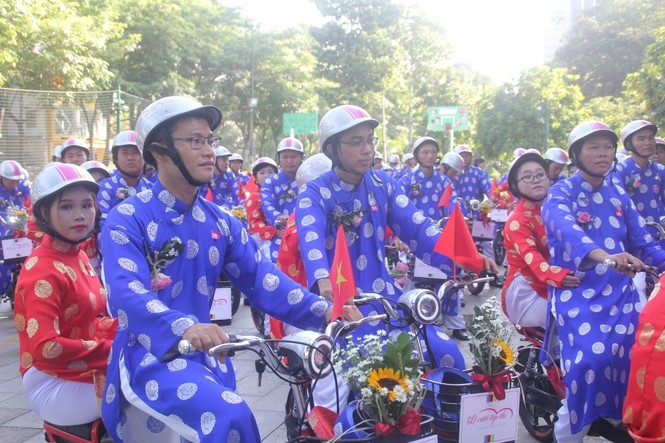 Lễ cưới tập thể, hạnh phúc, thanh niên công nhân, Nhà thiếu nhi TPHCM, đám cưới, vui vẻ, áo dài - ảnh 26