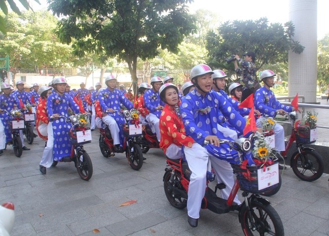 Lễ cưới tập thể, hạnh phúc, thanh niên công nhân, Nhà thiếu nhi TPHCM, đám cưới, vui vẻ, áo dài - ảnh 23