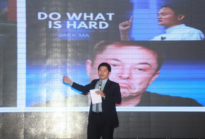Ngoài bắt chước, bạn trẻ cần